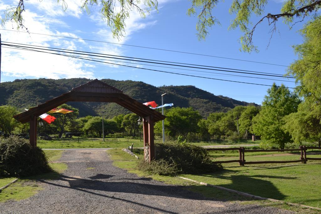 Cabanas Los Algarrobos Villa General Belgrano Exterior foto