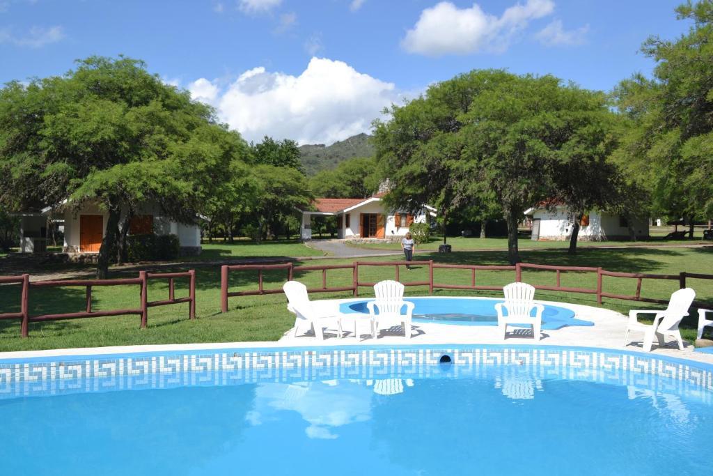 Cabanas Los Algarrobos Villa General Belgrano Exterior foto