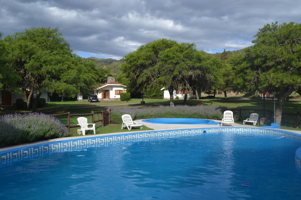 Cabanas Los Algarrobos Villa General Belgrano Exterior foto