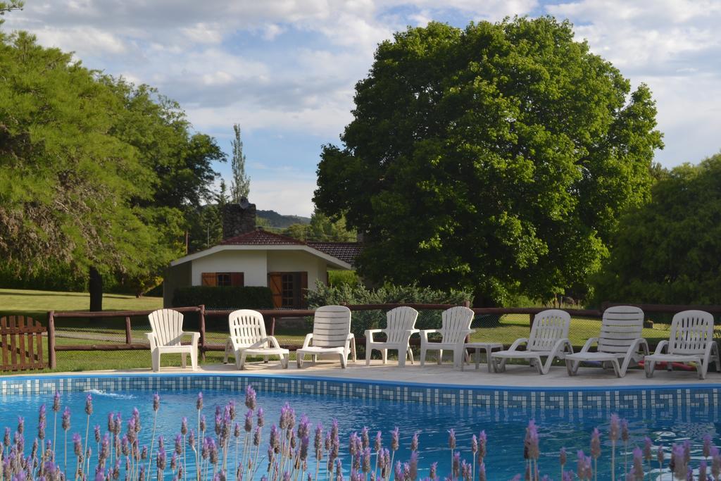 Cabanas Los Algarrobos Villa General Belgrano Exterior foto